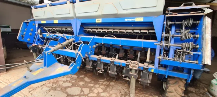 Semeadeira Semeato SSM 23 New Holland Ano 2015 (kit verão + monitor PM 400)