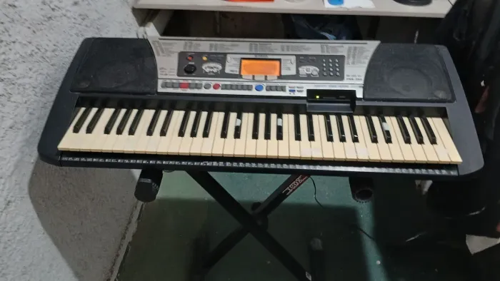 Vende se teclado.