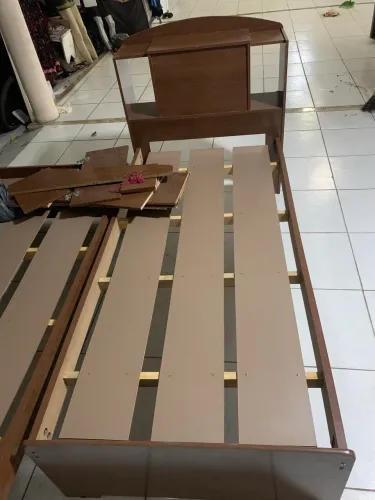 Cama de solteiro de madeira pura com baú