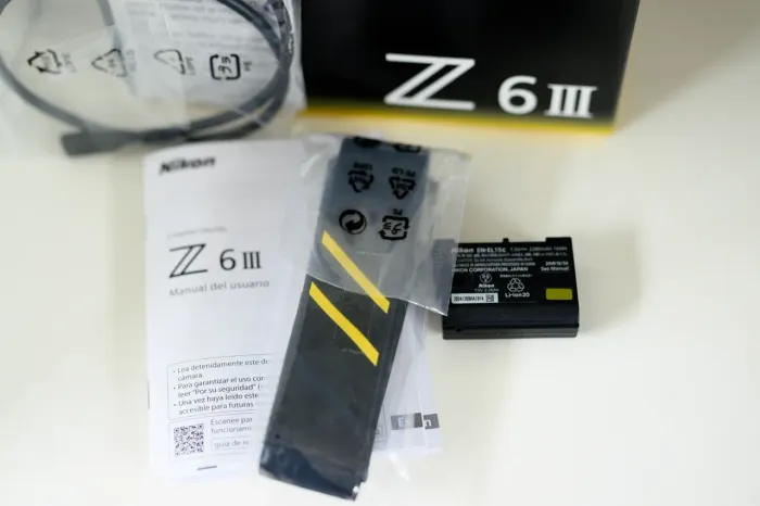 Nikon Z6III com apenas 9 mil clicks, 2 baterias originais 