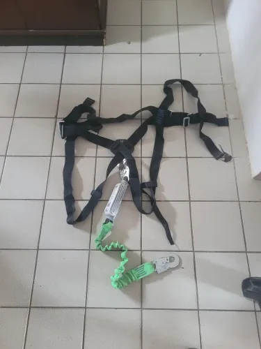 Dois Cinto de segurança com talabarde completo