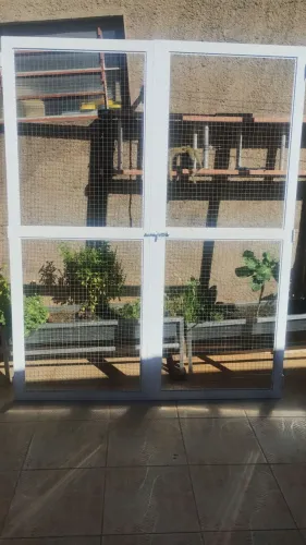 Folhas de porta com tela