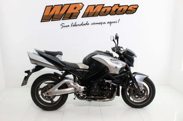 SUZUKI GSX 1300 B-KING 