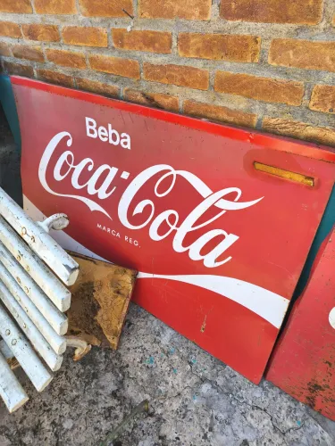 Placa coca cola vintage anos 70 frente de freezer