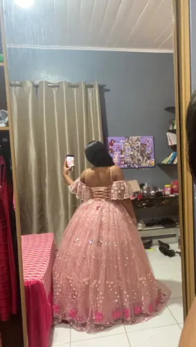 VENDO VESTIDOS DE 15 ANOS. 1 vestido da recepção, vestido de baile e conj.de abertura de p