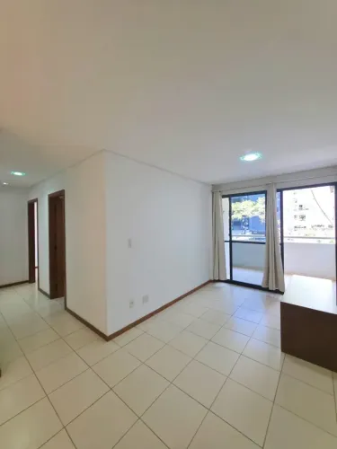 COND. SANTA CLARA. APTO SEMI MOBILIADO COM 3 QUARTOS SENDO 1 SUITE 2 SEMI SUITES