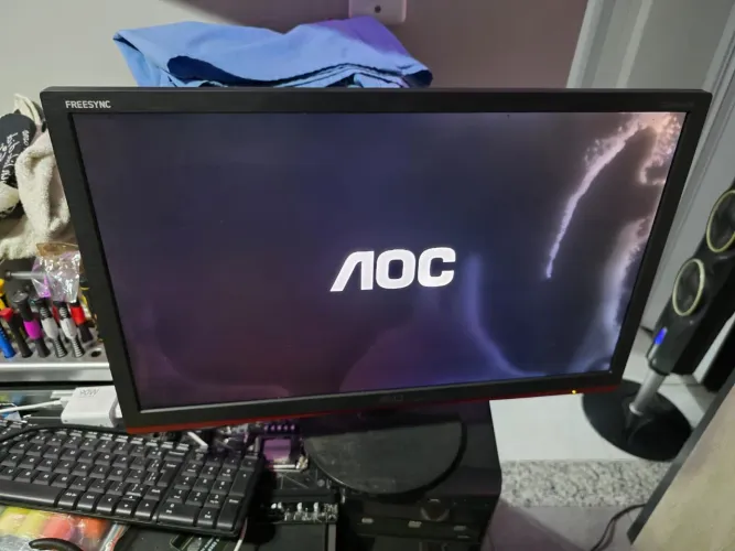 Monitor Gamer 22 Aoc Sniper, funcionando porém com mancha