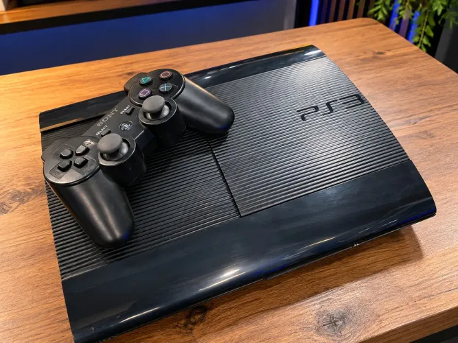 VENDO PS3 500GB D-E-S-B-L-O-Q-U-E-A-D-O COM 50 JOGOS LEIA A DESCRIÇÃO