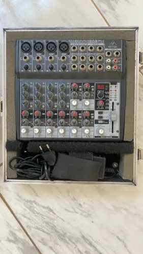 Behringer Xenyx 1202FX + Case ? Excelente estado