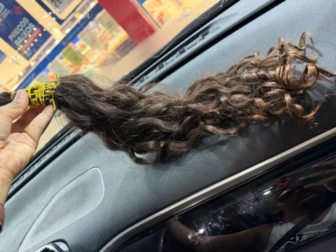 Cabelo brasileiro cachos naturais