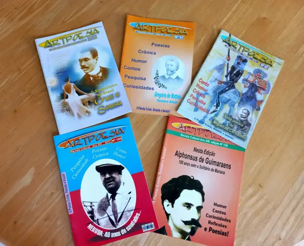 LIVROS E REVISTAS