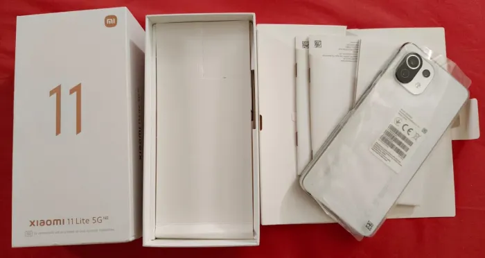 Vendo smartphone xiaomi lite mi11 256gb 12g RAM, cor branco