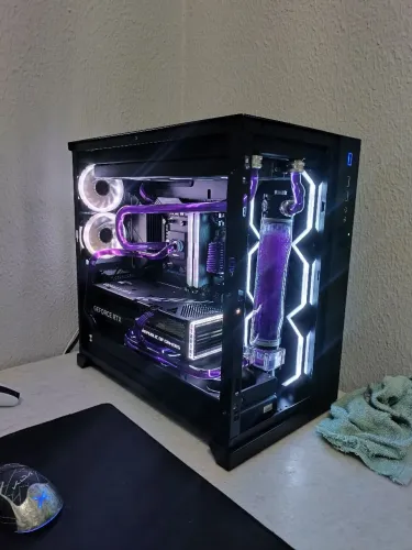Pc gamer 75700x + 4060ti Asus rog