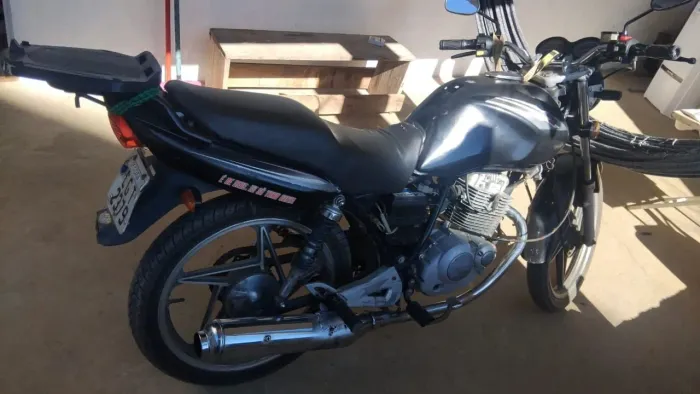 Vendo moto suzuki ,ou troco