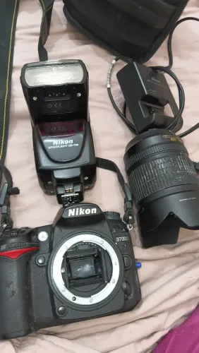 Kit Nikon D7000 + Lente 18-105mm + Flash SB-700 + Bolsa