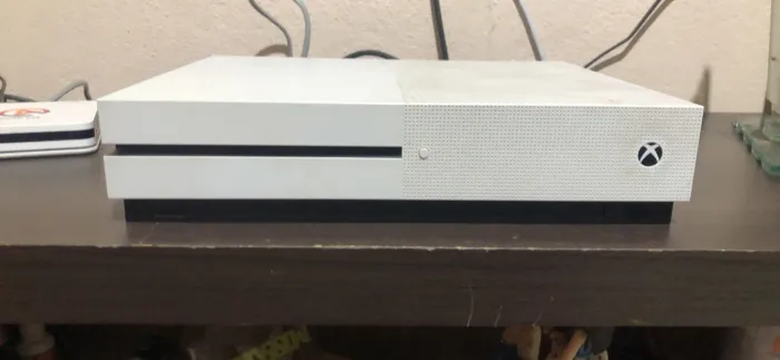 Xbox one S com manete e jogos