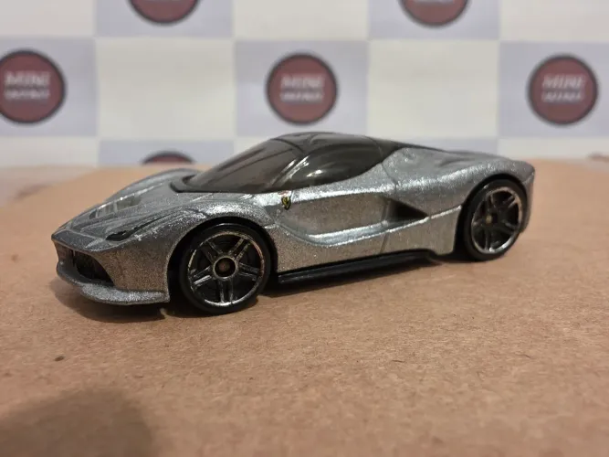 Hotwheels Ferrari Laferrari Mainline Loose 2014
