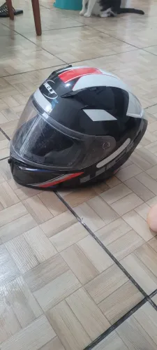 Capacete Helt Fechado Preto/Branco/Vermelho - Bom Estado