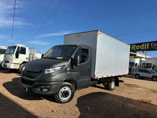 Iveco Daily 55-170 ano:2022 Bau do 6 pneus novos 