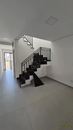 Sobrado no Bela Vista Osasco | 3 Quartos (1 Suíte), Quintal e 3 Vagas