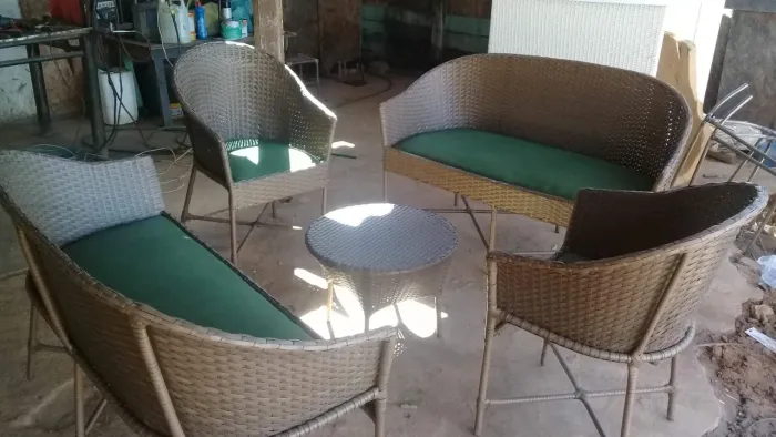 Conjunto de sofá em fibras sintéticas