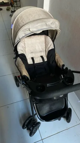 vende-se carrinho e bebê conforto cosco