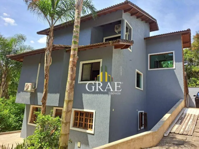Sobrado de 980 m² com 4 dormitórios (1 Suíte Máster) 8 vagas - à venda em Jardim Clube de 