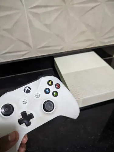 Xbox one S com jogos e 1 controle