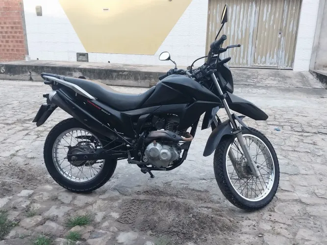 Vendo bros 160 segundo dono veículo extra pneu traseiro zero , kit transmissão zero 