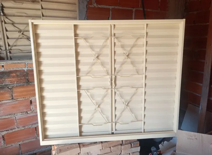 Duas Janelas Venezianas