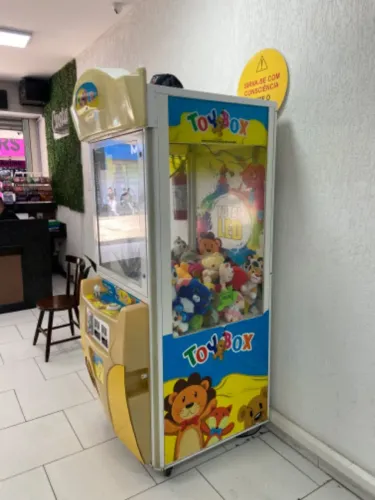 Máquina Grua Pelúcias 
