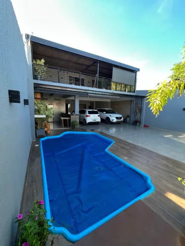 Excelente Imóvel com duas moradias, piscina, área gourmet e etc 