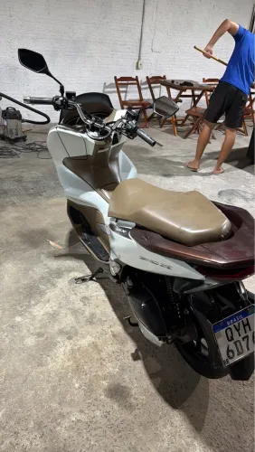 PCX DLX 2020