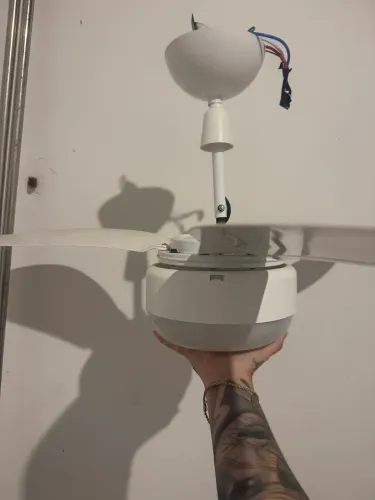 Ventilador 220 w muito novo