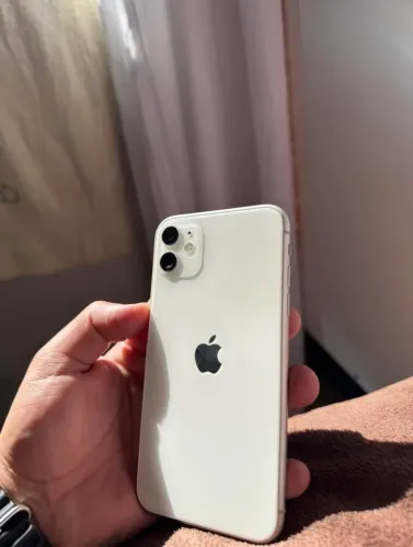 iPhone 11 Branco 64gb - Todo original