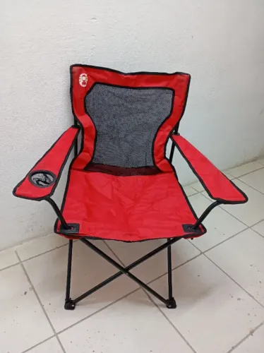 Cadeira de Praia Coleman Dobrável com Porta-Copos - Conforto Premium, Estado Excelente