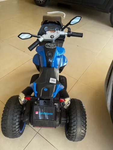Moto Elétrica Infantil 12v Bandeirantes