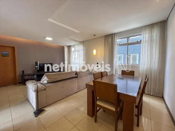 OURO PRETO - 3 quartos, 1 suíte, 97m2, 2 vagas paraleas, box de despejo, no coração do bai