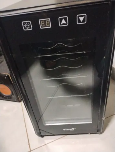 Vendo adega climatizadora para vinhos 