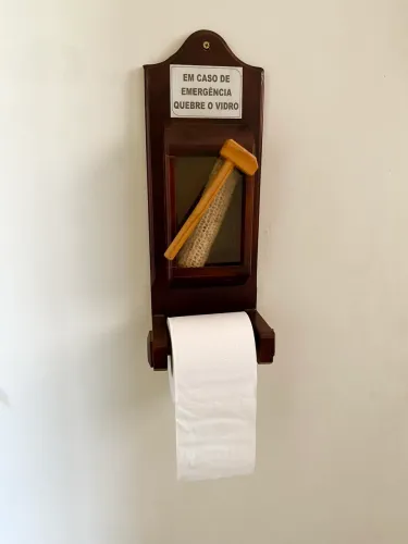 Porta Papel Higiênico Rústico ?Quebre o Vidro?