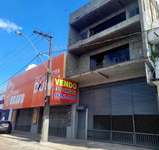 Lene Pegado Vende Galpão com P/Comercial e Ap nos Altos P/Financiar na Av Alte Barroso Ent
