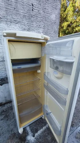 Geladeira cônsul 380L