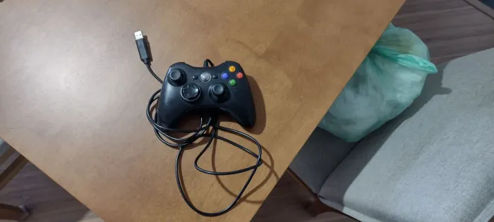 Controle compatível com Xbox 360 e PC