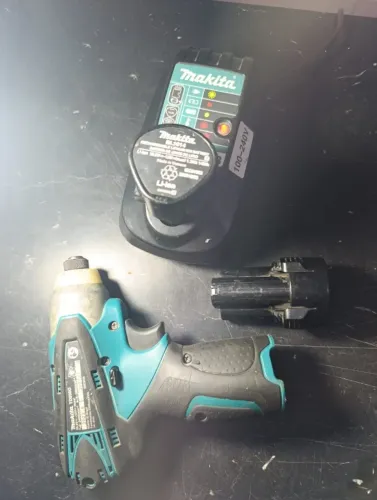 parafusadeira Makita 12V (entrga grátis)