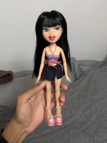 Boneca kumi Bratz