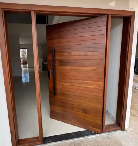 PORTAS EM JATOBÁ- SOB ENCOMENDA