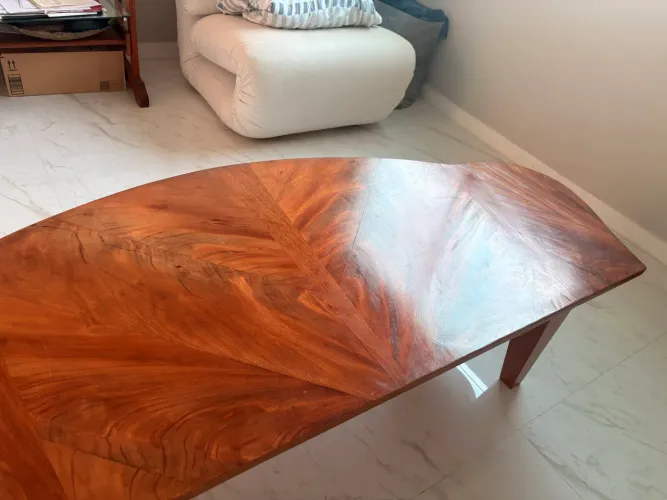 Mesa de centro em mogno
