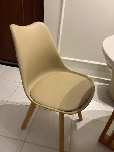 Conjunto 4 cadeiras Eames Bege