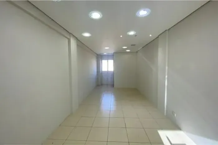 Sala Comercial 13 no Centro Comercial Avenida Brasília Curitiba