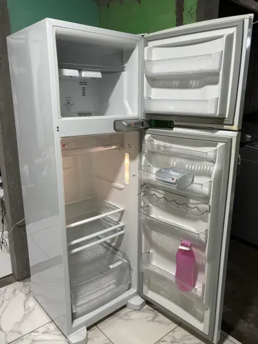 Geladeira BRASTEMP 298L